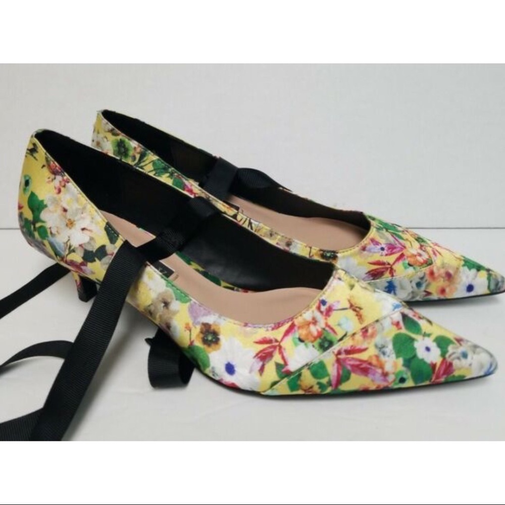 Zara Trafaluc yellow floral Satin kitten heel pump